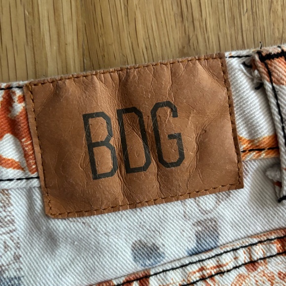 BDG Womens White High Waist Cut Off Denim Shorts 27 Beach Party Coastal Festival - Picture 3 of 8